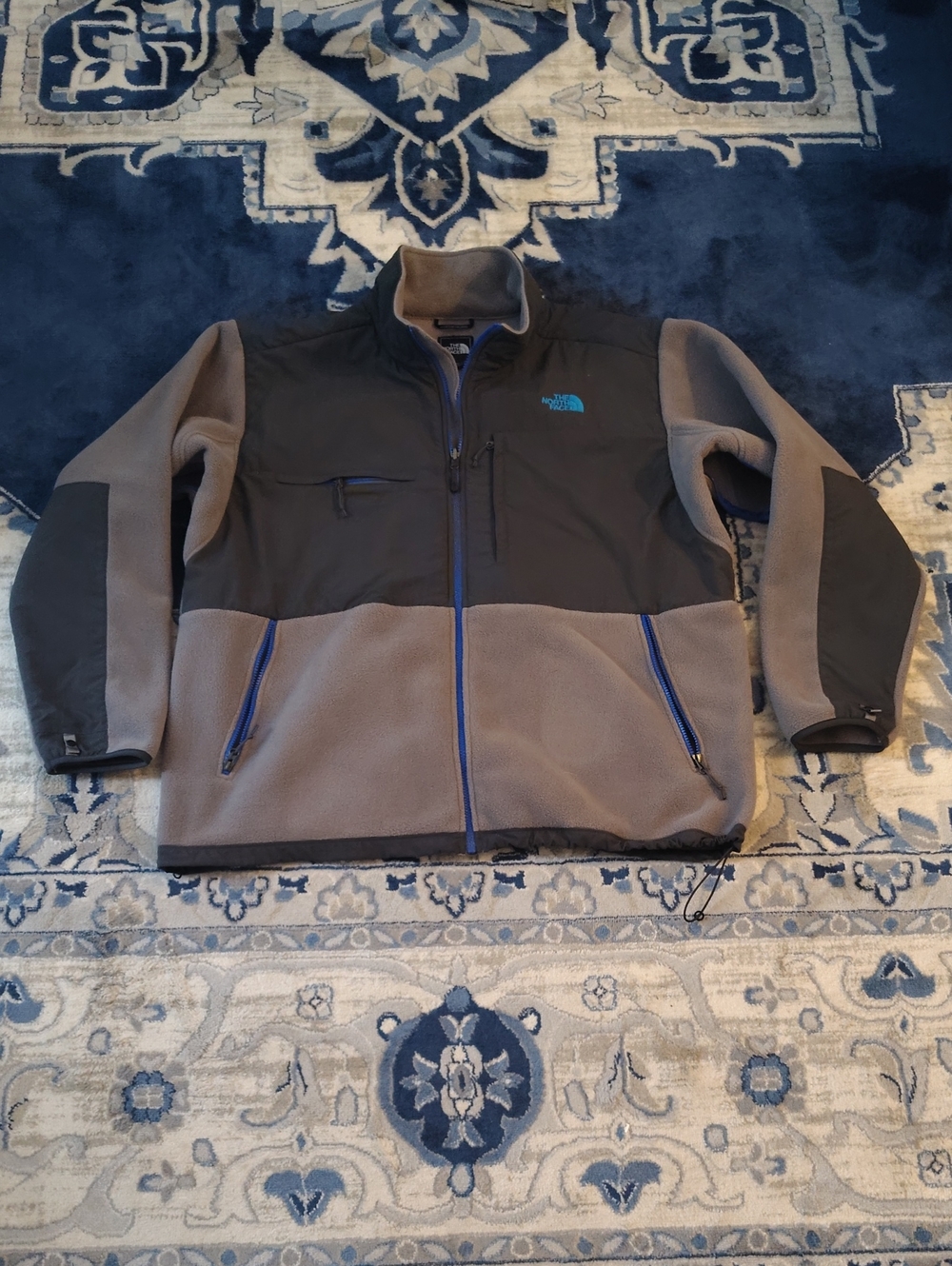 The North Face Two-Tone Gray and Black Denali Fleece Jacket with Blue Accents
